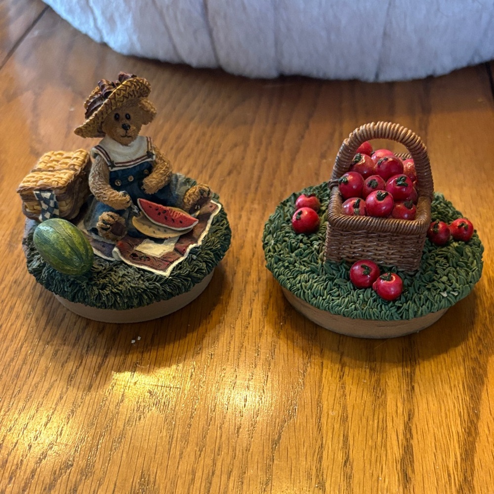 Boyds Bears Decorative Candle Holders - Green and Brown